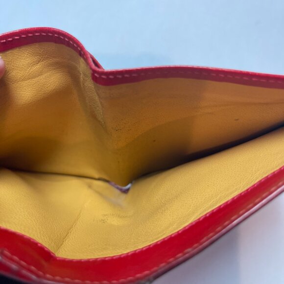 GUCCI Vintage Red Patent Leather Compact Wallet w/ Horseshoe Clasp - Preowned - Picture 9 of 14